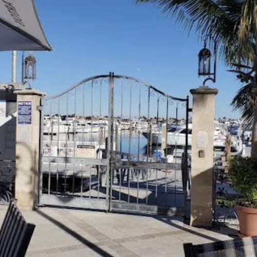 40 ft slip with live aboard option