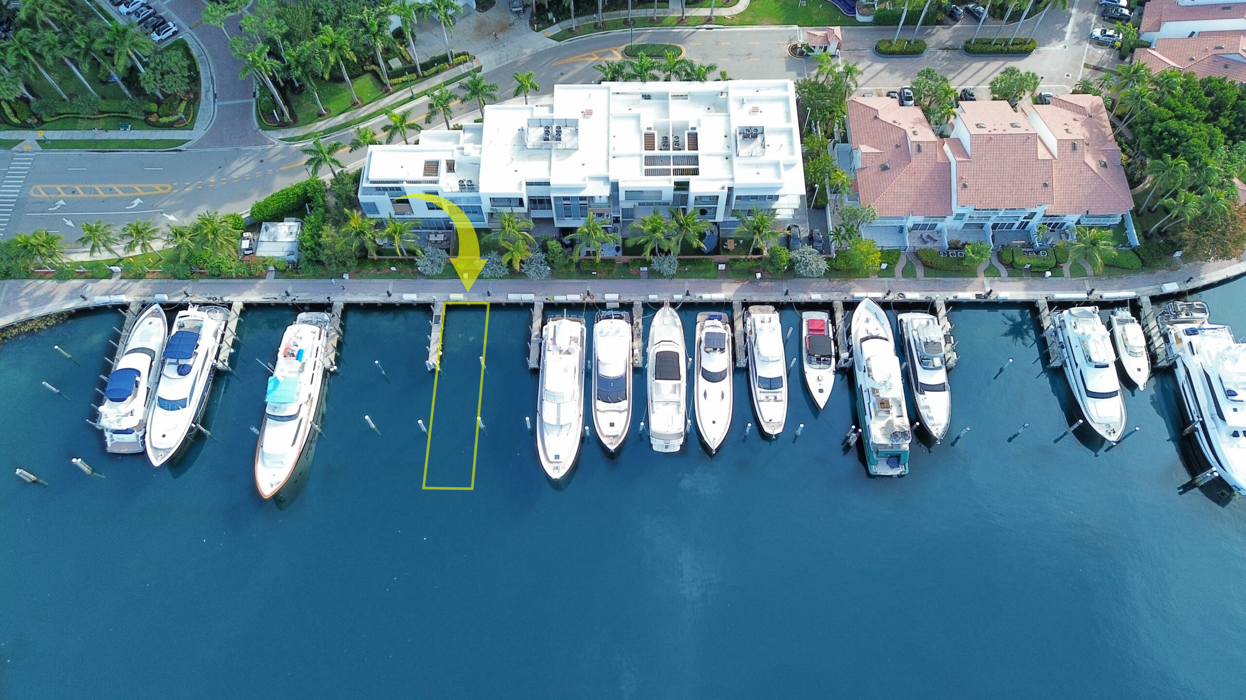 Aventura/Miami Florida- Waterways Marina 90′
