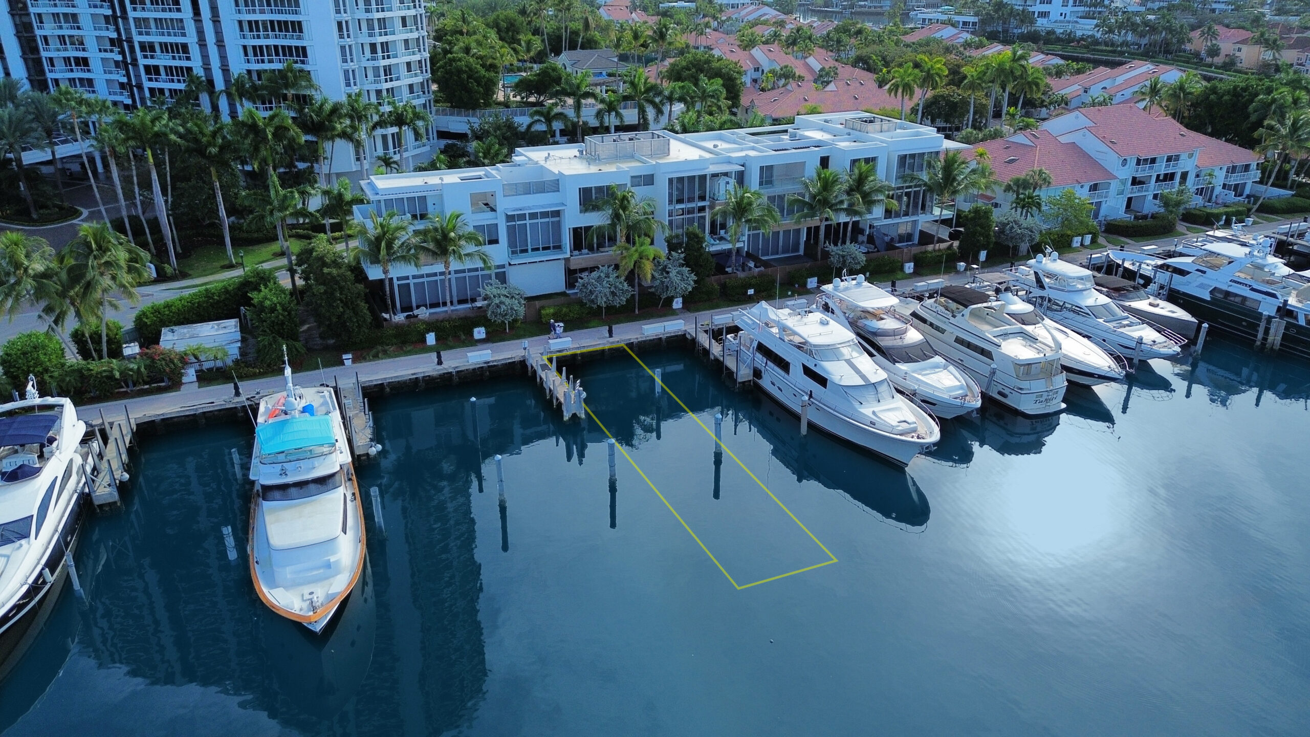 Aventura/Miami Florida- Waterways Marina 90′