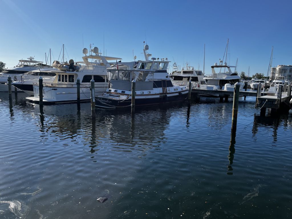 72’ Premium Deepwater Dock – Longboat Key Moorings, Sarasota Bay Views