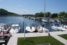 41’ Private Marina Dock – Harbor Lights Resort, Frankfort, Michigan