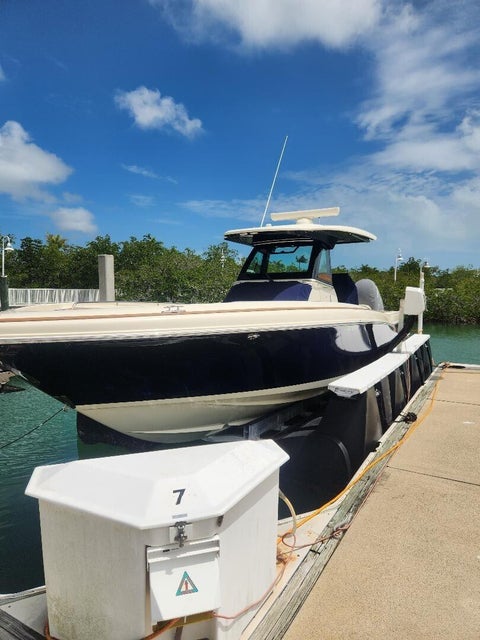 SUNSET MARINA * KEY WEST – keep your 35′ boat out of the water