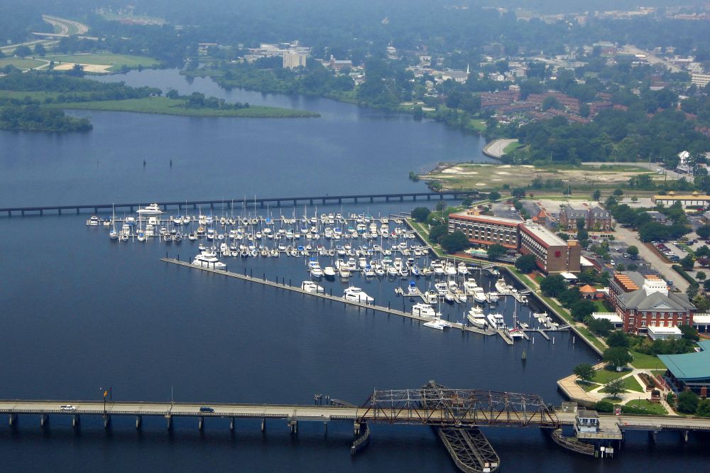 45′ Wet Slip at New Bern Grand Marina | Deep-Water Protected Marina | New Bern, NC